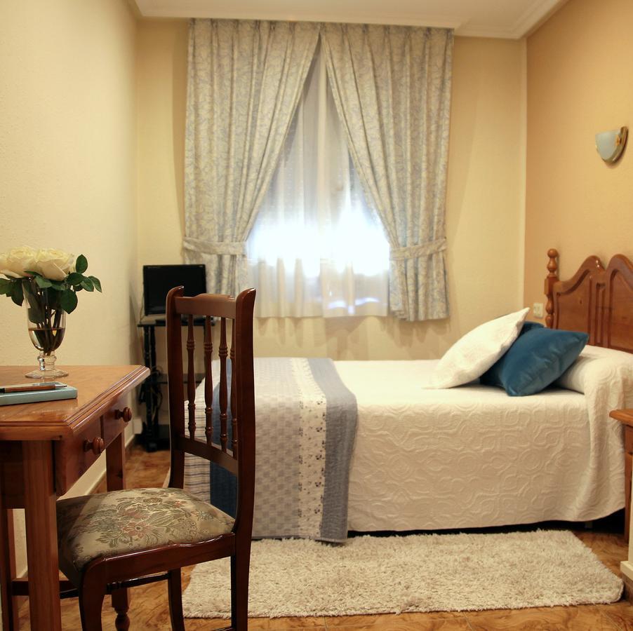 Hostal Pachin Mieres  Exterior photo