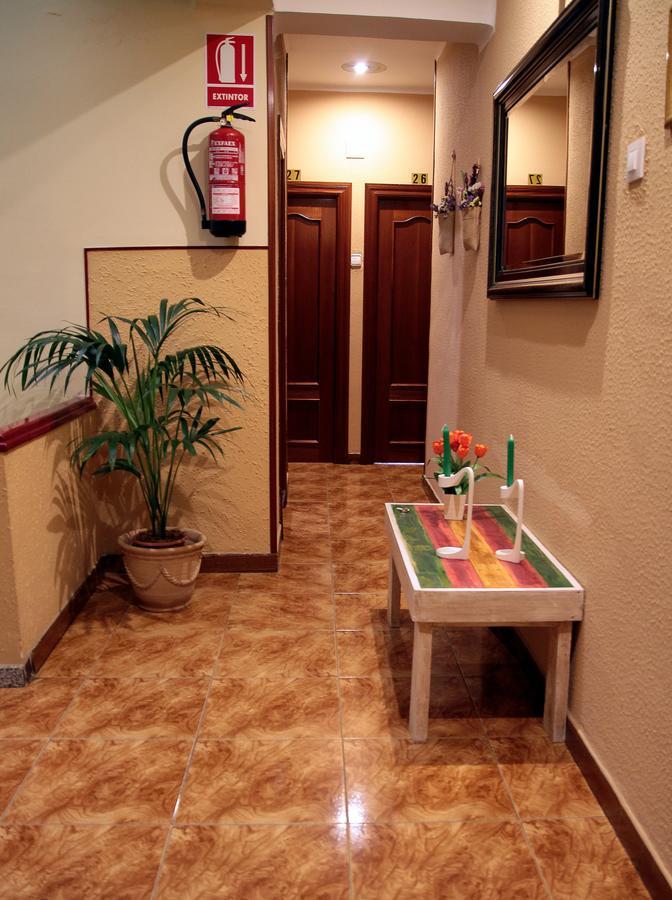 Hostal Pachin Mieres  Exterior photo