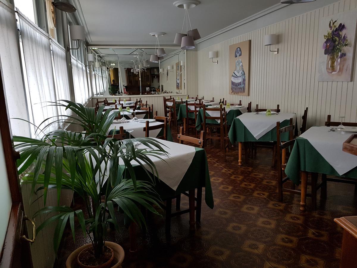 Hostal Pachin Mieres  Exterior photo