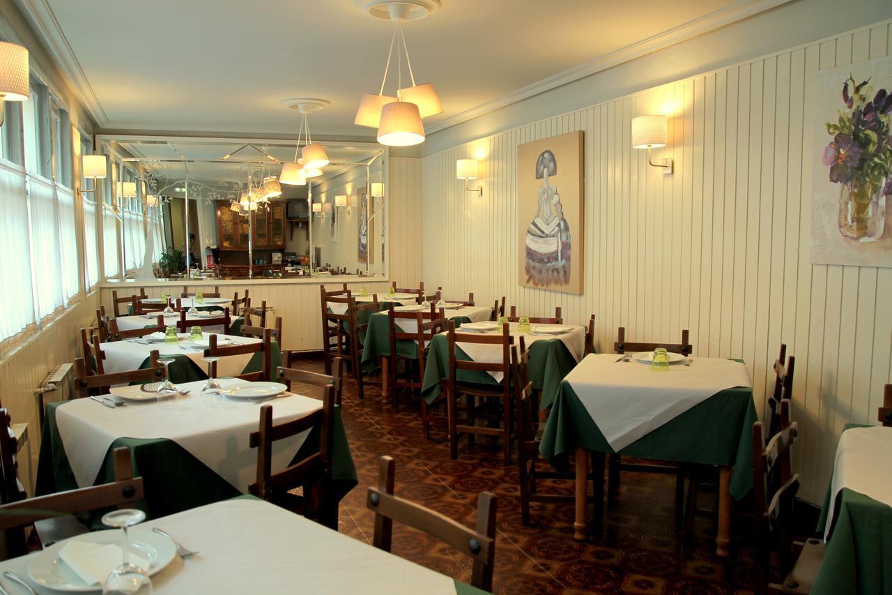 Hostal Pachin Mieres  Exterior photo